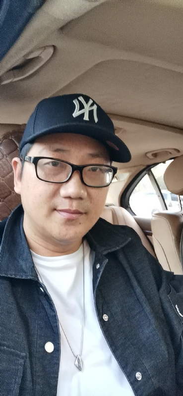 拥抱幸福的第一张照片--尤溪相亲网