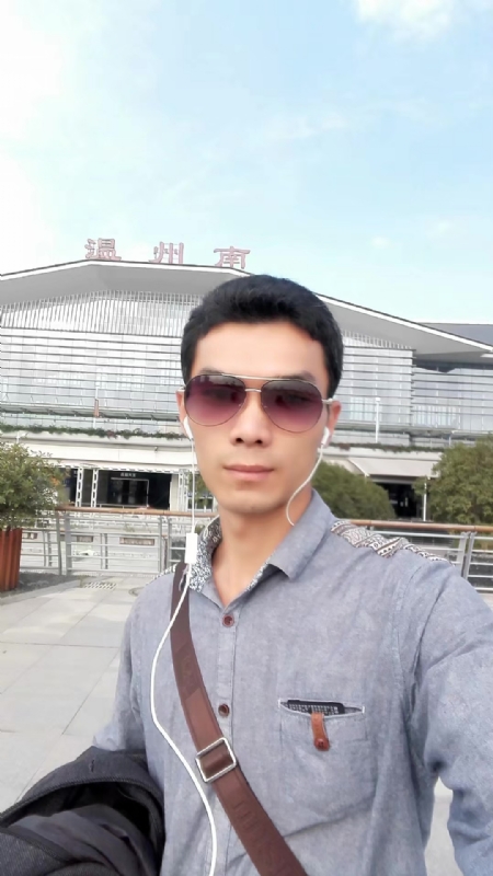 错把真心喂了狗的第三张照片--尤溪相亲网