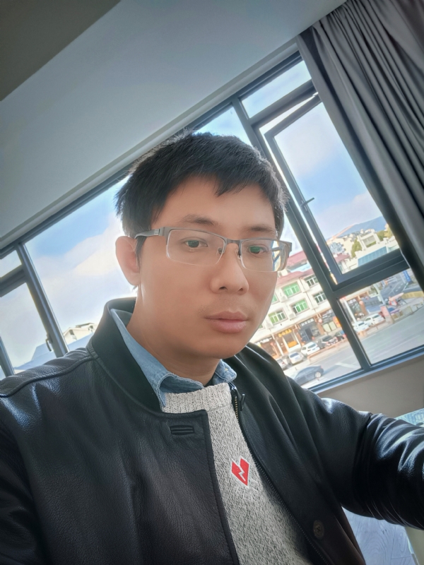 也许只是缺少一个拥抱的第二张照片--尤溪相亲网